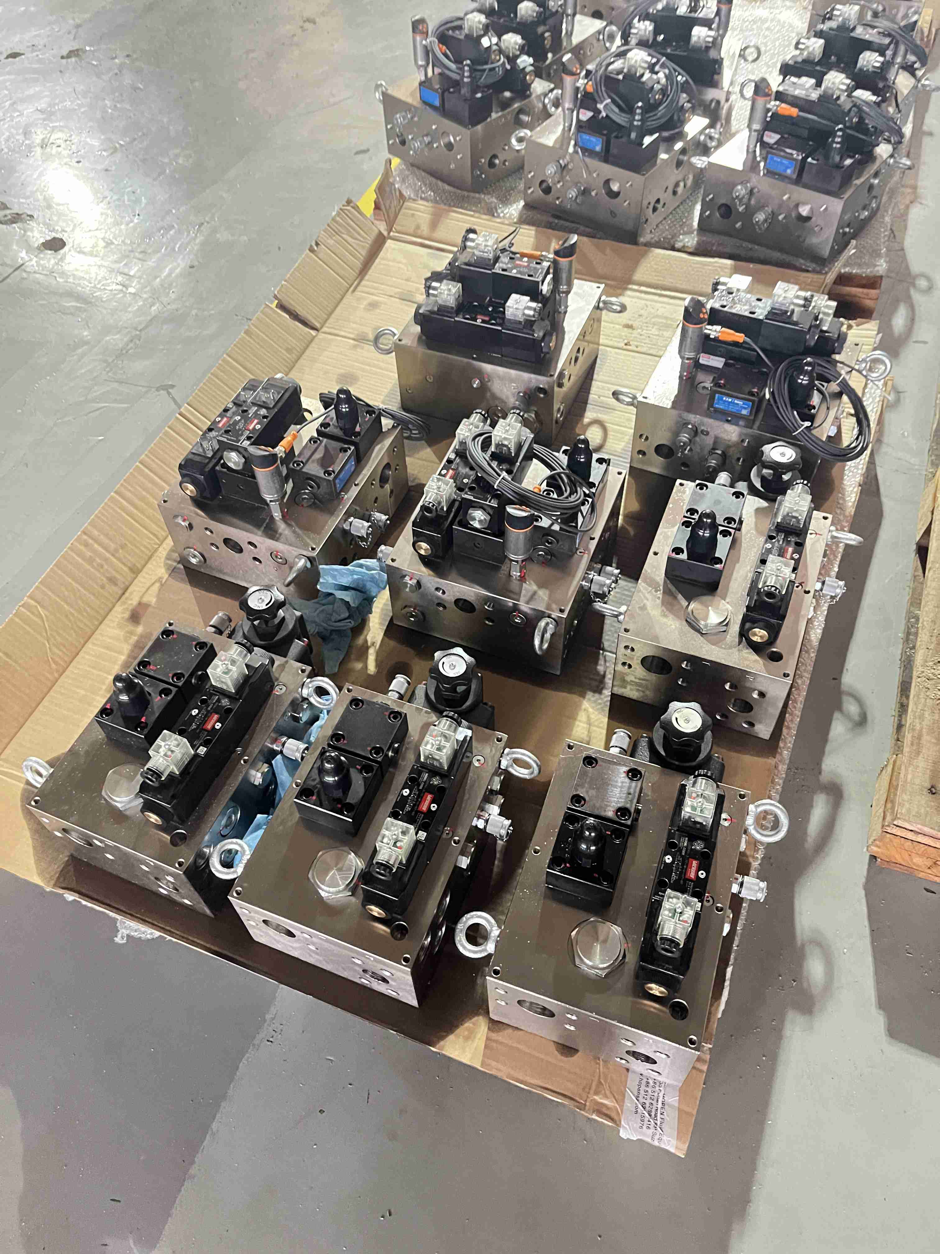Hydraulic manifold